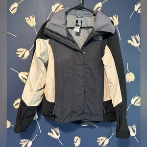 North face jacket size small black/gray/cream